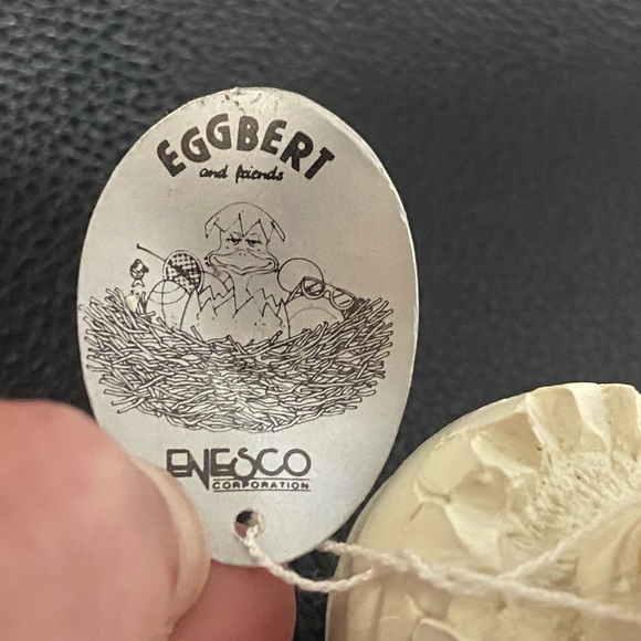 Vintage Enesco Eggbert and Friends “Eggsecutive” 764612 figurine w/ tag. 3.5”H - Picture 7 of 8